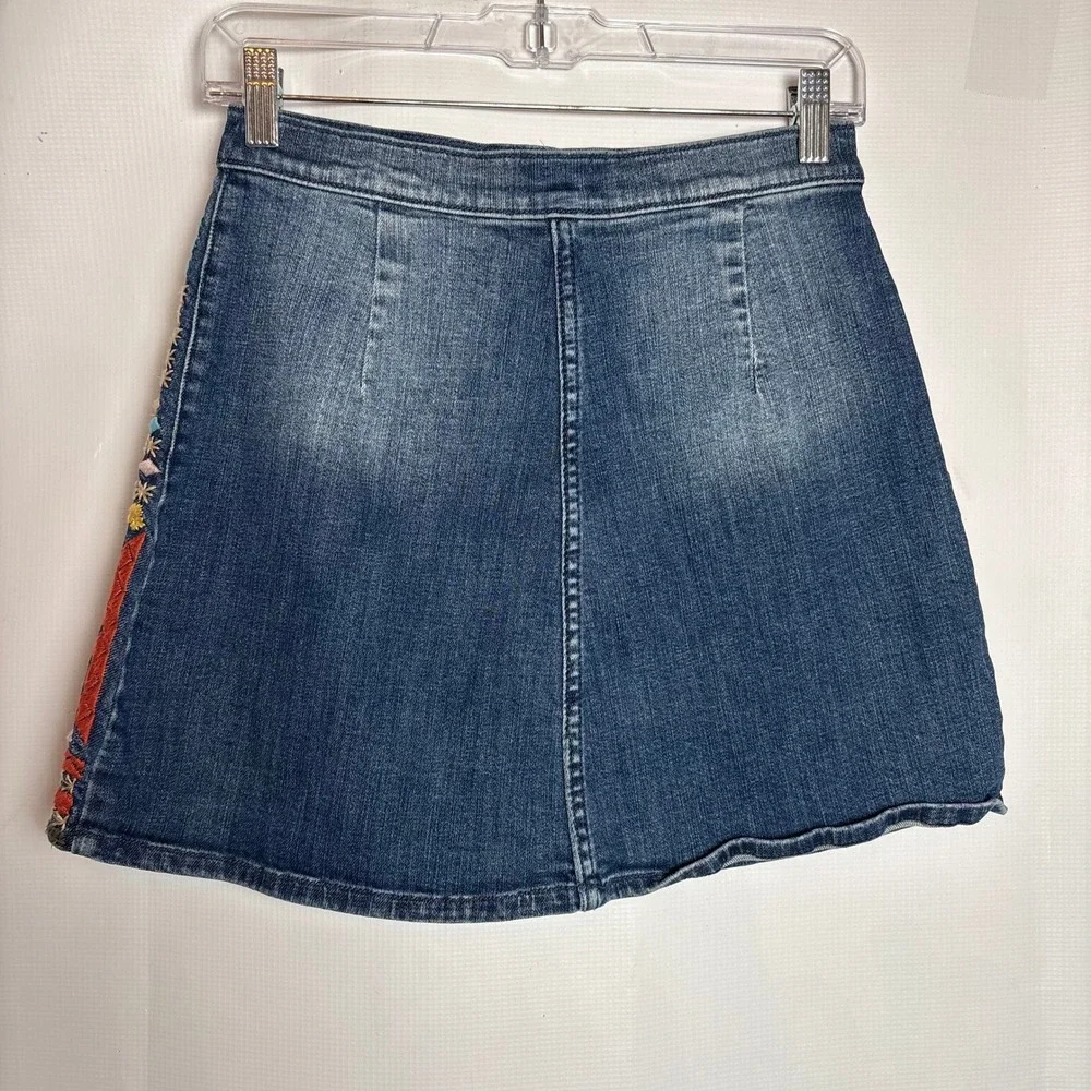 Deja Vu Blue Denim Embroidered Floral Button Front Mini Skirt Festival Artsy